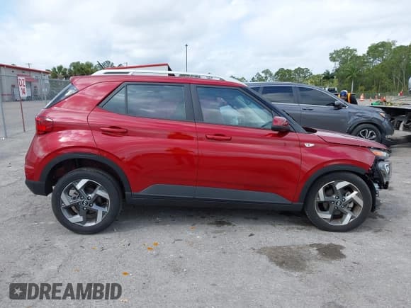 ✅ 2024 Hyundai Venue SEL • VIN: KMHRC8A37RU279776 • Lot: 41609292. Listed on IAAI with 2,801 mi. Free auction sales archive from the USA and detailed vehicle history report at DreamBid. Image 14.