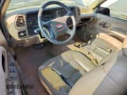 ✅ 1996 GMC Sierra 1500 • VIN: 2GTEC19R4T1552775 • Lot: 68291925. Wystawiony na Copart z przebiegiem 146 095 mil. Bezpłatny archiwum sprzedaży aukcyjnych z USA i szczegółowy raport historii pojazdu na DreamBid. Zdjęcie 8.