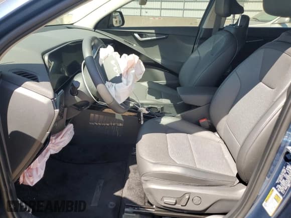 ✅ 2025 Kia Niro SX • VIN: KNDCT3LE3S5217125 • Lot: 56300525. Listed on Copart with 4,760 mi. Free auction sales archive from the USA and detailed vehicle history report at DreamBid. Image 7.