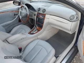 ✅ 2004 Mercedes-Benz CLK 500 • VIN: WDBTK75GX4T026338 • Lot: 43732442. Wystawiony na IAAI z przebiegiem 94 500 mil. Bezpłatny archiwum sprzedaży aukcyjnych z USA i szczegółowy raport historii pojazdu na DreamBid. Zdjęcie 5.