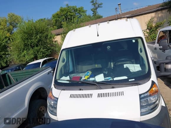 ✅ 2020 Ram ProMaster Cargo • VIN: 3C6URVJG9LE102318 • Lot: 42957401. Listed on IAAI with 165,680 mi. Free auction sales archive from the USA and detailed vehicle history report at DreamBid. Image 12.