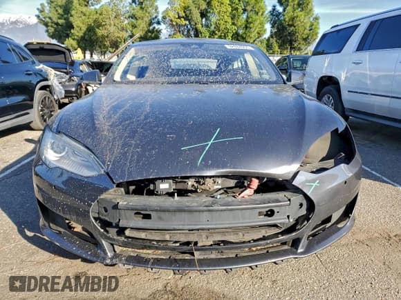 ✅ 2015 Tesla Model S 85D • VIN: 5YJSA1H26FF080304 • Лот: 92884955. Опубликован ранее на Copart с пробегом 236 546 миль. Бесплатный доступ к архиву аукционных продаж из США и подробный отчёт об истории автомобиля на DreamBid. Изображение 5.