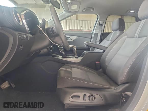 ✅ 2024 Chevrolet Blazer LT • VIN: 3GNKBHR44RS148169 • Lot: 96255335. Listed on Copart with 25,914 mi. Free auction sales archive from the USA and detailed vehicle history report at DreamBid. Image 7.