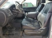 ✅ 2009 Chevrolet Suburban • VIN: 1GNGK46K39R245559 • Lot: 50979155. Listed on Copart with 221,263 mi. Free auction sales archive from the USA and detailed vehicle history report at DreamBid. Image 7.