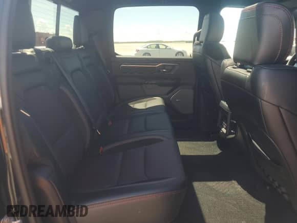 2025 Ram 1500 Rebel z VIN 1C6SRFLP3SN705978, wystawiony jako Copart lot #69084135 z przebiegiem Nie podano mil oraz Szkoda całkowita • Salvage title. Historia ofert i sprzedaży dostępna na DreamBid. Obrazek 10.