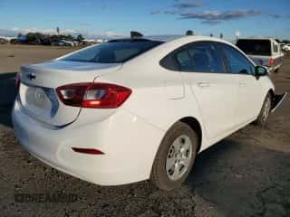 2017 Chevrolet Cruze LS z VIN 1G1BC5SM6H7269208, wystawiony jako Copart lot #66910232 z przebiegiem 59 910 mil mil oraz . Historia ofert i sprzedaży dostępna na DreamBid. Obrazek 4.