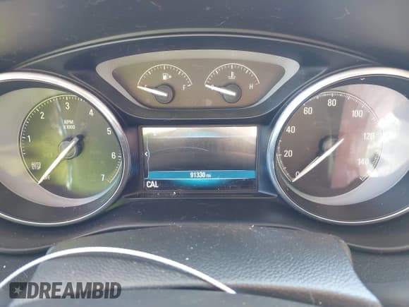 ✅ 2017 Buick Envision Essence • VIN: LRBFXDSA3HD015758 • Lot: 43114951. Wystawiony na IAAI z przebiegiem 91 330 mil. Bezpłatny archiwum sprzedaży aukcyjnych z USA i szczegółowy raport historii pojazdu na DreamBid. Zdjęcie 7.