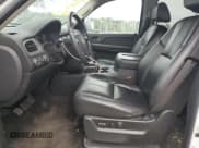 ✅ 2008 Chevrolet Suburban 3LT • VIN: 3GNFK163X8G276423 • Lot: 69371624. Wystawiony na Copart z przebiegiem 200 903 mil. Bezpłatny archiwum sprzedaży aukcyjnych z USA i szczegółowy raport historii pojazdu na DreamBid. Zdjęcie 7.