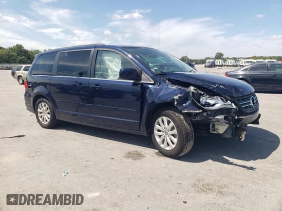 ✅ 2013 Volkswagen Routan SE • VIN: 2C4RVABG8DR725124 • Lot: 70169625. Listed on Copart with 180,203 mi. Free auction sales archive from the USA and detailed vehicle history report at DreamBid. Image 4.