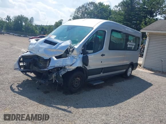 ✅ 2020 Ford Transit Passenger XL • VIN: 1FDAX2C81LKB07592 • Lot: 42937210. Wystawiony na IAAI z przebiegiem 177 563 mil. Bezpłatny archiwum sprzedaży aukcyjnych z USA i szczegółowy raport historii pojazdu na DreamBid. Zdjęcie 19.