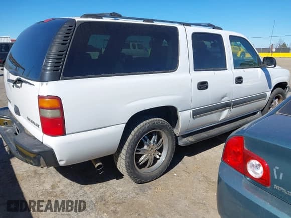 ✅ 2003 Chevrolet Suburban LS • VIN: 1GNFK16T93J221808 • Лот: 41703690. Опубликован ранее на IAAI с пробегом 205 439 миль. Бесплатный доступ к архиву аукционных продаж из США и подробный отчёт об истории автомобиля на DreamBid. Изображение 4.
