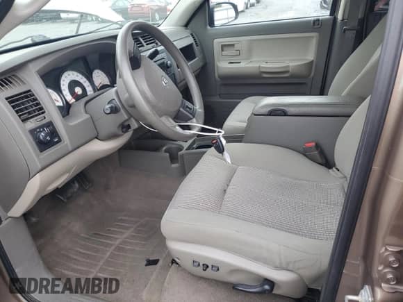 2010 Dodge Dakota Bighorn/Lonestar z VIN 1D7CW3GK3AS176153, wystawiony jako Copart lot #80619634 z przebiegiem 73 875 mil mil oraz Szkoda całkowita • Salvage title. Historia ofert i sprzedaży dostępna na DreamBid. Obrazek 7.