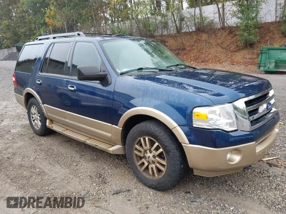 ✅ 2013 Ford Expedition XLT • VIN: 1FMJU1J5XDEF44082 • Lot: 43284216. Listed on IAAI with 198,738 mi. Free auction sales archive from the USA and detailed vehicle history report at DreamBid. Image 1.