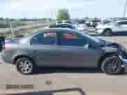 2005 Dodge Neon SXT z VIN 1B3ES56C95D221418, wystawiony jako IAAI lot #42353948 z przebiegiem 128 537 mil mil oraz . Historia ofert i sprzedaży dostępna na DreamBid. Obrazek 14.