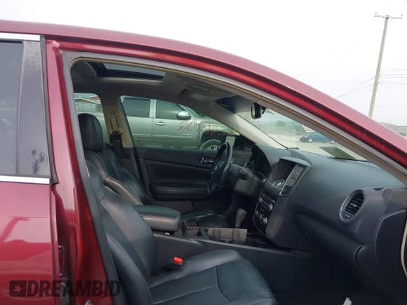 ✅ 2010 Nissan Maxima SV • VIN: 1N4AA5APXAC824698 • Лот: 42467032. Опубликован ранее на IAAI с пробегом 215 731 миль. Бесплатный доступ к архиву аукционных продаж из США и подробный отчёт об истории автомобиля на DreamBid. Изображение 5.