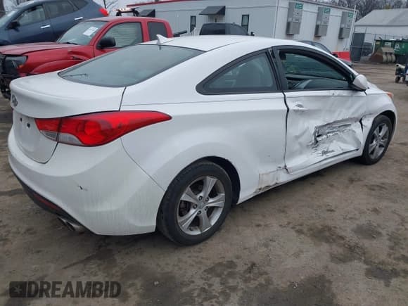 ✅ 2013 Hyundai Elantra GS • VIN: KMHDH6AEXDU012092 • Lot: 41554444. Listed on IAAI with 117,504 mi. Free auction sales archive from the USA and detailed vehicle history report at DreamBid. Image 4.