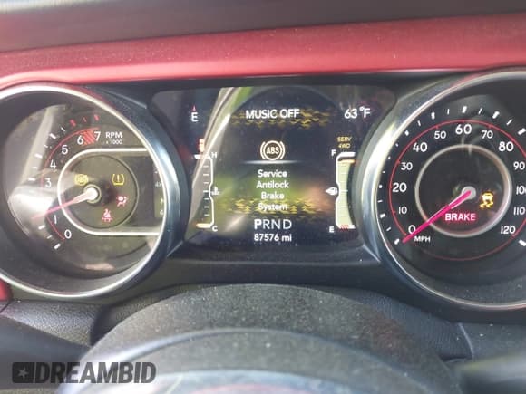 ✅ 2020 Jeep Wrangler Unlimited Rubicon • VIN: 1C4HJXFN4LW136516 • Lot: 41874403. Wystawiony na IAAI z przebiegiem 87 576 mil. Bezpłatny archiwum sprzedaży aukcyjnych z USA i szczegółowy raport historii pojazdu na DreamBid. Zdjęcie 7.