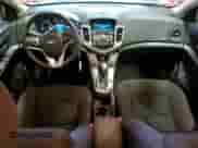 2014 Chevrolet Cruze 1LT z VIN 1G1PC5SB0E7301330, wystawiony jako Copart lot #89848315 z przebiegiem 33 098 mil mil oraz Szkoda całkowita • Salvage title. Historia ofert i sprzedaży dostępna na DreamBid. Obrazek 8.