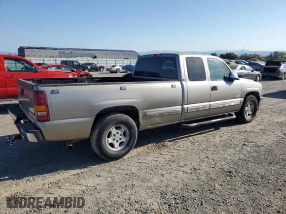 2002 Chevrolet Silverado 1500 with VIN 1GCEC19T92E160531, listed as a Copart auction lot 80475905 with 116,081 mi miles and Salvage title. Bid and sale history available at DreamBid. Image 3.