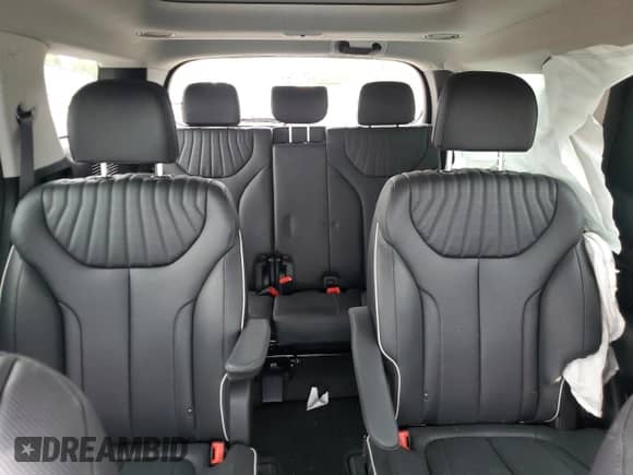 2023 Hyundai Palisade Limited с VIN KM8R54GE3PU634631, выставлен на аукционе Copart как лот 71237554 с пробегом 7 856 миль миль и Списание • Salvage title. История ставок и продаж доступна на DreamBid. Изображение 10.