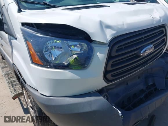 ✅ 2018 Ford Transit XL • VIN: 1FMZK1CM5JKB31481 • Lot: 42329280. Wystawiony na IAAI z przebiegiem 57 051 mil. Bezpłatny archiwum sprzedaży aukcyjnych z USA i szczegółowy raport historii pojazdu na DreamBid. Zdjęcie 18.