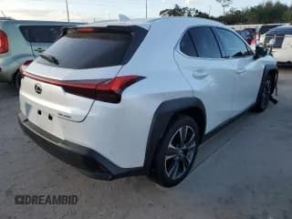 ✅ 2021 Lexus UX 200 • VIN: JTHP3JBH7M2037702 • Lot: 69784022. Listed on Copart with 14,173 mi. Free auction sales archive from the USA and detailed vehicle history report at DreamBid. Image 3.