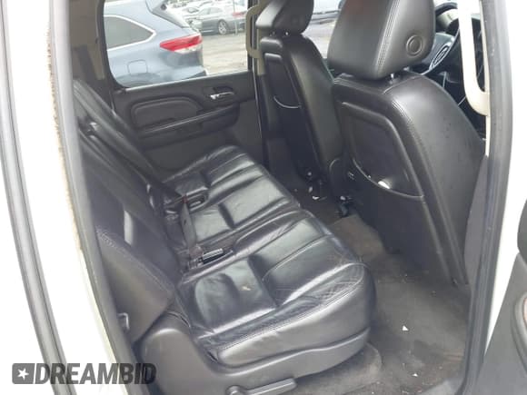 ✅ 2007 GMC Yukon XL • VIN: 1GKFK66857J206699 • Lot: 43225663. Wystawiony na IAAI z przebiegiem 269 229 mil. Bezpłatny archiwum sprzedaży aukcyjnych z USA i szczegółowy raport historii pojazdu na DreamBid. Zdjęcie 8.