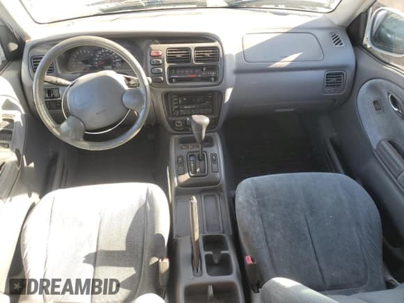 ✅ 2002 Suzuki XL7 Standard • VIN: JS3TY92VX24103054 • Lot: 73728814. Listed on Copart with 164,006 mi. Free auction sales archive from the USA and detailed vehicle history report at DreamBid. Image 8.