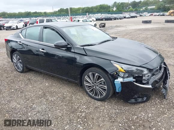 ✅ 2024 Nissan Altima SL • VIN: 1N4BL4EW6RN314214 • Lot: 42734671. Listed on IAAI with 2,722 mi. Free auction sales archive from the USA and detailed vehicle history report at DreamBid. Image 1.