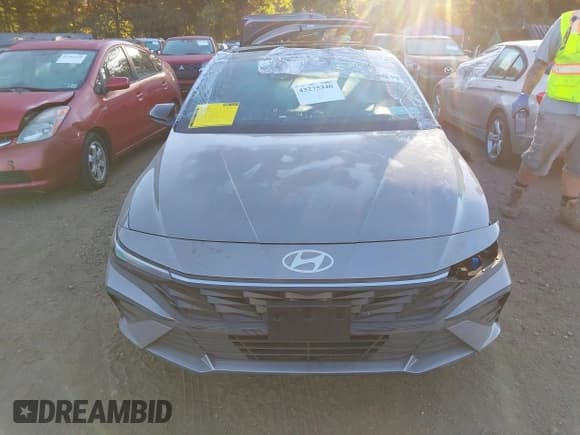 ✅ 2025 Hyundai Elantra SEL Sport • VIN: KMHLM4DG6SU933179 • Lot: 43275340. Wystawiony na IAAI z przebiegiem 44 mil. Bezpłatny archiwum sprzedaży aukcyjnych z USA i szczegółowy raport historii pojazdu na DreamBid. Zdjęcie 13.