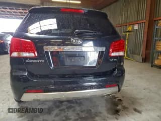 ✅ 2011 Kia Sorento SX • VIN: 5XYKW4A22BG111080 • Лот: 93968255. Опубликован ранее на Copart с пробегом 176 202 миль. Бесплатный доступ к архиву аукционных продаж из США и подробный отчёт об истории автомобиля на DreamBid. Изображение 6.