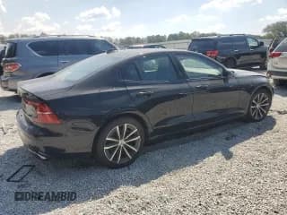 ✅ 2022 Volvo S60 Momentum • VIN: 7JRL12TZ8NG189657 • Lot: 81425085. Wystawiony na Copart z przebiegiem Nie podano. Bezpłatny archiwum sprzedaży aukcyjnych z USA i szczegółowy raport historii pojazdu na DreamBid. Zdjęcie 3.