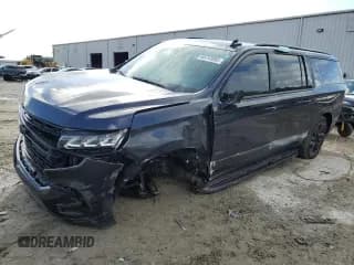 ✅ 2023 Chevrolet Suburban RST • VIN: 1GNSKEKD0PR238007 • Lot: 85751055. Wystawiony na Copart z przebiegiem 20 477 mil. Bezpłatny archiwum sprzedaży aukcyjnych z USA i szczegółowy raport historii pojazdu na DreamBid. Zdjęcie 1.