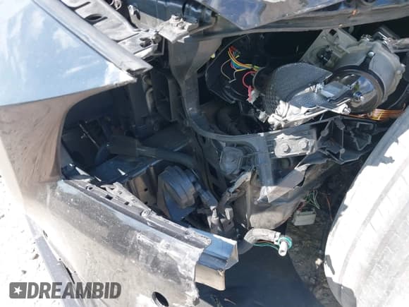 ✅ 2018 Genesis G80 3.8L • VIN: KMHGN4JE5JU251460 • Lot: 42821948. Wystawiony na IAAI z przebiegiem 63 330 mil. Bezpłatny archiwum sprzedaży aukcyjnych z USA i szczegółowy raport historii pojazdu na DreamBid. Zdjęcie 17.