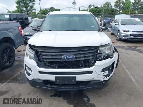 ✅ 2017 Ford Police Interceptor Utility • VIN: 1FM5K8AR2HGA94294 • Lot: 42091686. Wystawiony na IAAI z przebiegiem 155 422 mil. Bezpłatny archiwum sprzedaży aukcyjnych z USA i szczegółowy raport historii pojazdu na DreamBid. Zdjęcie 12.