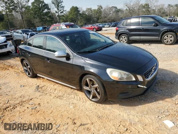 ✅ 2013 Volvo S60 T6 R-Design Platinum • VIN: YV1902FH4D1231509 • Lot: 46373015. Listed on Copart with 122,643 mi. Free auction sales archive from the USA and detailed vehicle history report at DreamBid. Image 4.
