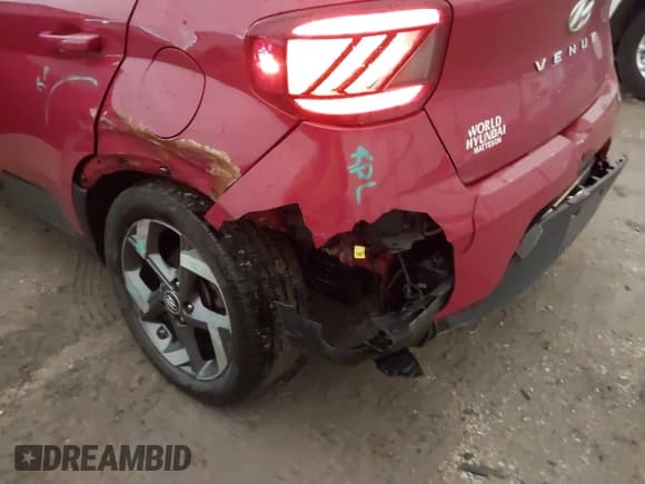 ✅ 2020 Hyundai Venue SEL • VIN: KMHRC8A38LU026229 • Lot: 41844287. Listed on IAAI with 73,685 mi. Free auction sales archive from the USA and detailed vehicle history report at DreamBid. Image 12.