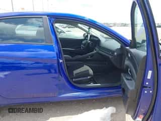 2024 Hyundai Elantra SEL z VIN KMHLM4DG5RU807518, wystawiony jako IAAI lot #43065699 z przebiegiem 19 596 mil mil oraz . Historia ofert i sprzedaży dostępna na DreamBid. Obrazek 5.