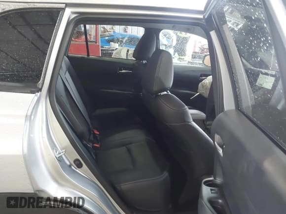 ✅ 2025 Toyota Corolla Cross XLE • VIN: 7MUEAAAG6SV129256 • Lot: 43863545. Listed on IAAI with 20,550 mi. Free auction sales archive from the USA and detailed vehicle history report at DreamBid. Image 8.