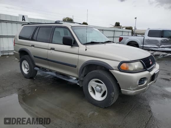 ✅ 2000 Mitsubishi Montero Sport LS • VIN: JA4LS31H3YP019989 • Lot: 82031914. Wystawiony na Copart z przebiegiem 154 176 mil. Bezpłatny archiwum sprzedaży aukcyjnych z USA i szczegółowy raport historii pojazdu na DreamBid. Zdjęcie 4.