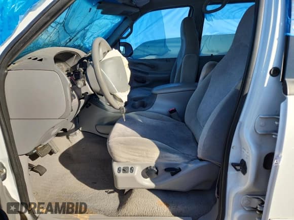 ✅ 1998 Ford Expedition XLT • VIN: 1FMRU18W7WLB58199 • Lot: 81983865. Wystawiony na Copart z przebiegiem 162 811 mil. Bezpłatny archiwum sprzedaży aukcyjnych z USA i szczegółowy raport historii pojazdu na DreamBid. Zdjęcie 7.