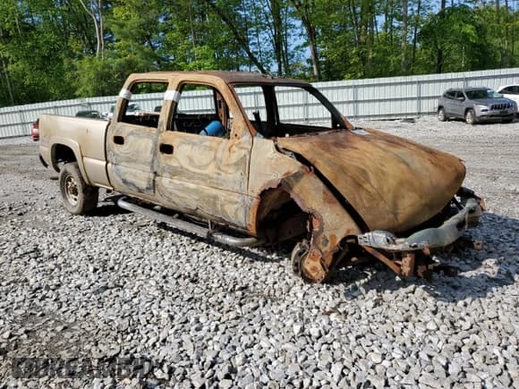 ✅ 2005 GMC Sierra 2500HD SLT • VIN: 1GTHK23U65F950861 • Lot: 58368855. Listed on Copart with Not provided. Free auction sales archive from the USA and detailed vehicle history report at DreamBid. Image 4.