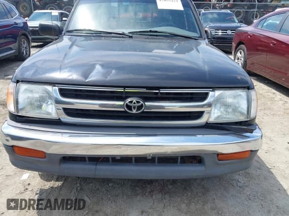 ✅ 1999 Toyota Tacoma • VIN: 4TAVL52N2XZ472334 • Lot: 42855229. Wystawiony na IAAI z przebiegiem 234 287 mil. Bezpłatny archiwum sprzedaży aukcyjnych z USA i szczegółowy raport historii pojazdu na DreamBid. Zdjęcie 6.