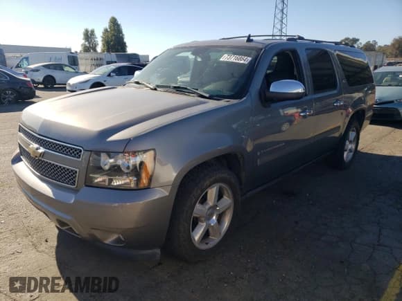 ✅ 2007 Chevrolet Suburban LT • VIN: 1GNFK16387J404445 • Lot: 73716864. Wystawiony na Copart z przebiegiem 182 417 mil. Bezpłatny archiwum sprzedaży aukcyjnych z USA i szczegółowy raport historii pojazdu na DreamBid. Zdjęcie 1.