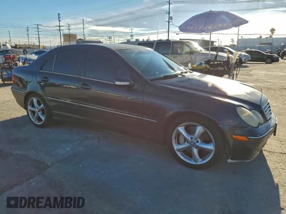 ✅ 2004 Mercedes-Benz C 230 Kompressor • VIN: WDBRF40J14A628797 • Lot: 94340495. Listed on Copart with 176,194 mi. Free auction sales archive from the USA and detailed vehicle history report at DreamBid. Image 4.