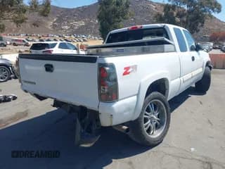 ✅ 2006 Chevrolet Silverado 1500 LT1 • VIN: 1GCEK19Z76Z201535 • Lot: 43223502. Wystawiony na IAAI z przebiegiem 448 665 mil. Bezpłatny archiwum sprzedaży aukcyjnych z USA i szczegółowy raport historii pojazdu na DreamBid. Zdjęcie 4.