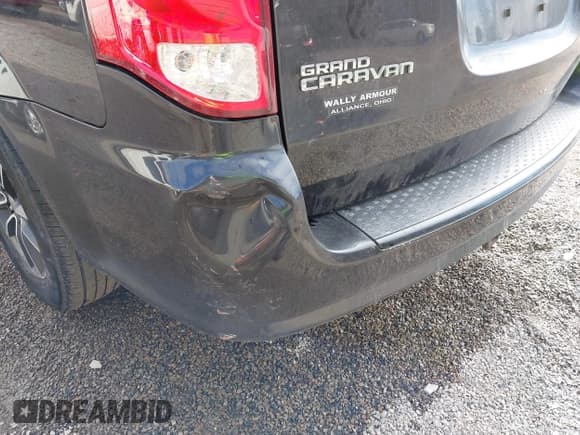 ✅ 2017 Dodge Grand Caravan SE • VIN: 2C4RDGBG4HR819285 • Lot: 43683330. Listed on IAAI with 301,081 mi. Free auction sales archive from the USA and detailed vehicle history report at DreamBid. Image 20.