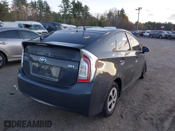 ✅ 2015 Toyota Prius Two • VIN: JTDKN3DU5F0408057 • Lot: 43621282. Listed on IAAI with 141,853 mi. Free auction sales archive from the USA and detailed vehicle history report at DreamBid. Image 4.