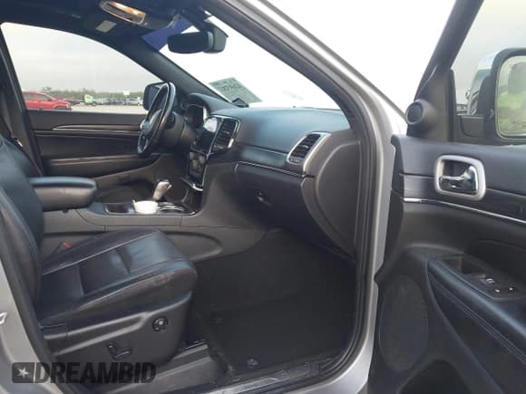 ✅ 2020 Jeep Grand Cherokee Limited • VIN: 1C4RJEBG7LC265786 • Lot: 42683201. Listed on IAAI with 127,042 mi. Free auction sales archive from the USA and detailed vehicle history report at DreamBid. Image 5.