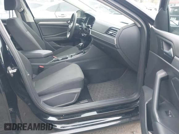 ✅ 2019 Volkswagen Jetta S • VIN: 3VWCB7BU2KM134697 • Lot: 43512580. Listed on IAAI with 52,219 mi. Free auction sales archive from the USA and detailed vehicle history report at DreamBid. Image 5.